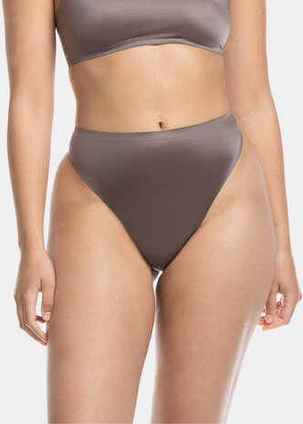 Gloss High Leg Thong